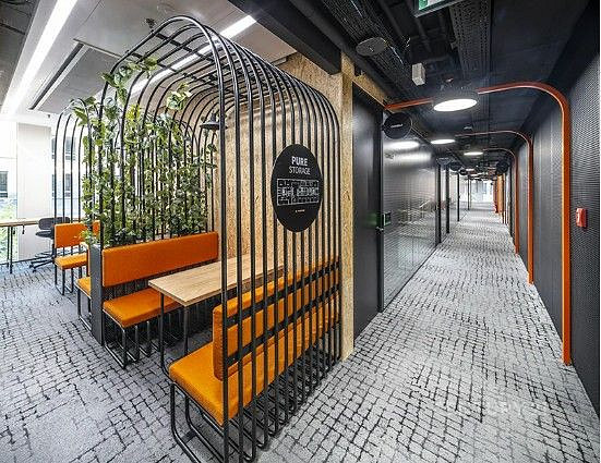 Pronájem kanceláře 800 m²
