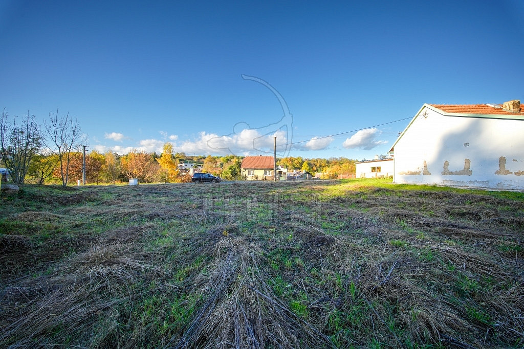 Prodej stavebního pozemku 1 110 m² – pohled 5