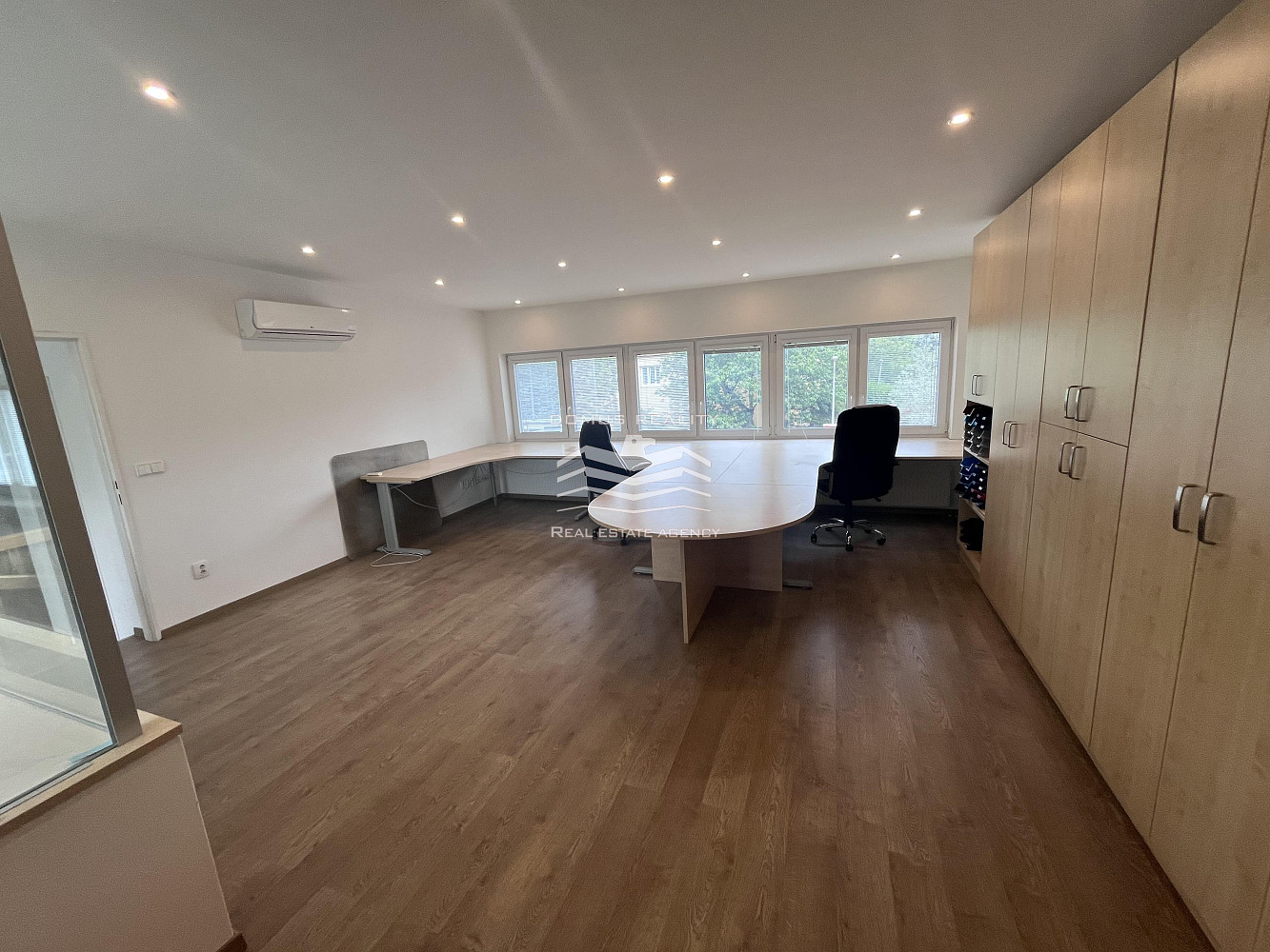Pronájem kanceláře 130 m²