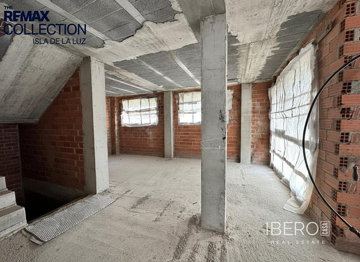 Prodej domu 860 m² s pozemkem 650 m²