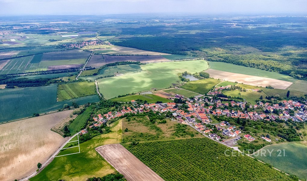 Prodej stavebního pozemku 1 305 m², Chrást – náhled fotky 11
