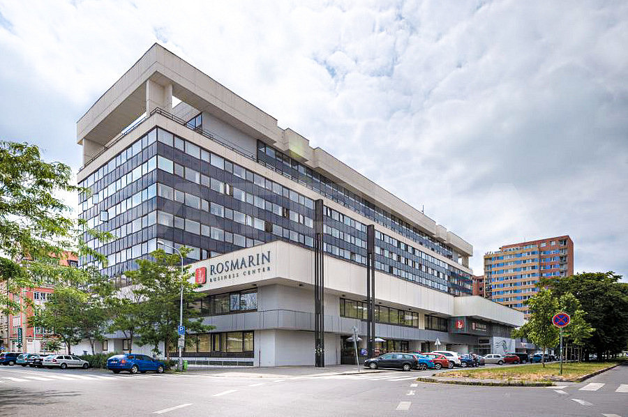 Pronájem kanceláře 401 m²