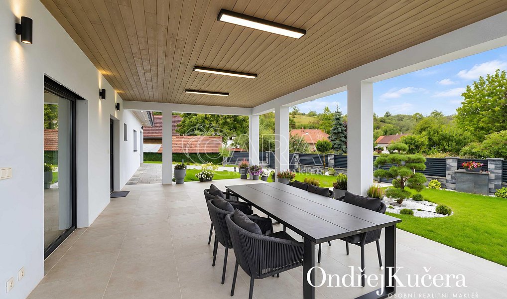 Prodej domu 200 m² s pozemkem 1 000 m², Jeviněves – náhled fotky 7
