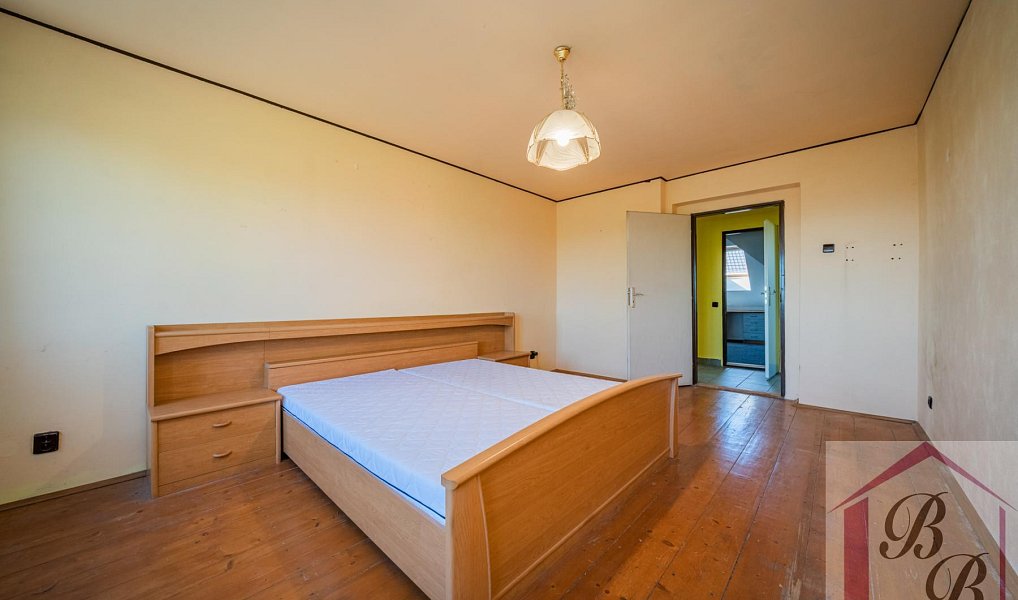 Prodej domu 219 m² s pozemkem 445 m², Dobrovice – náhled fotky 11