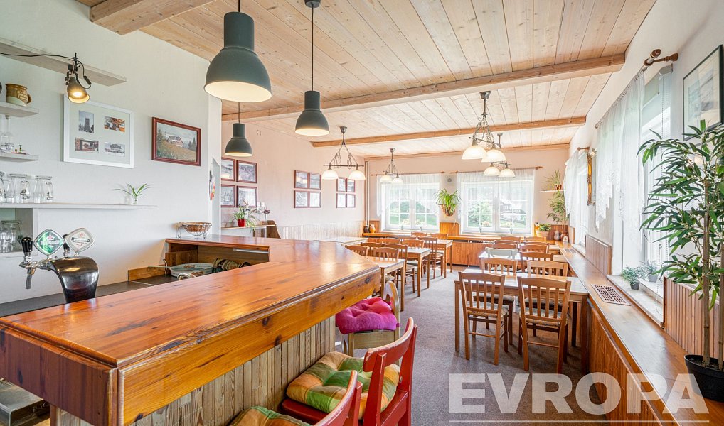 Prodej ubytovacího objektu 425 m², Benecko – náhled fotky 8