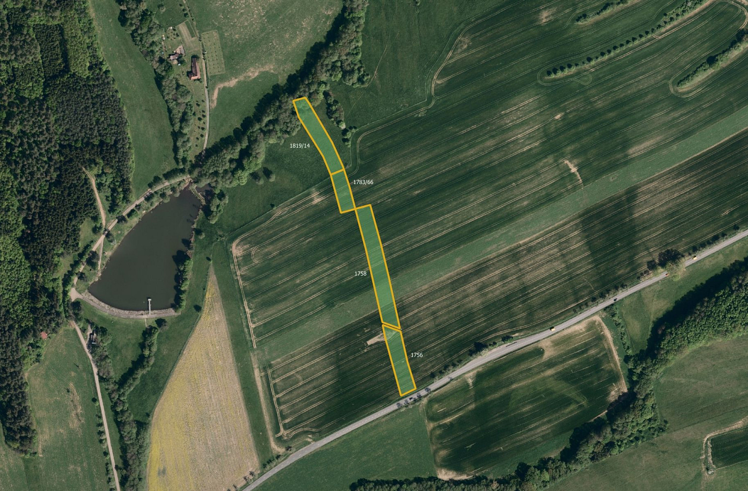 Prodej pole 19 604 m²