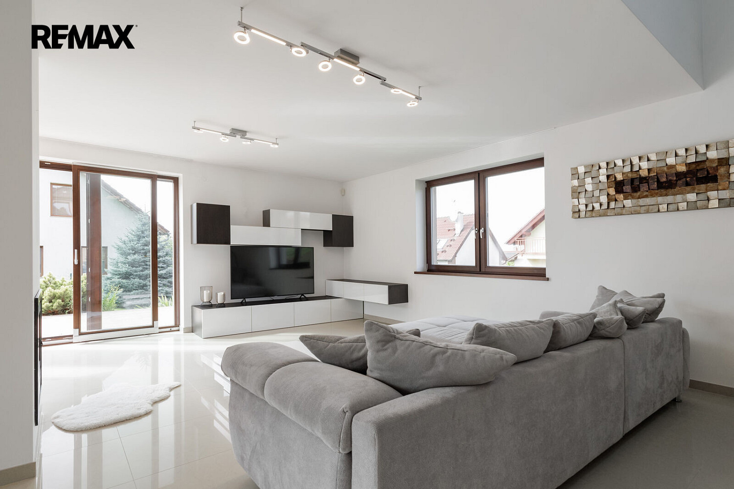 Prodej domu 260 m² s pozemkem 933 m² – pohled 5