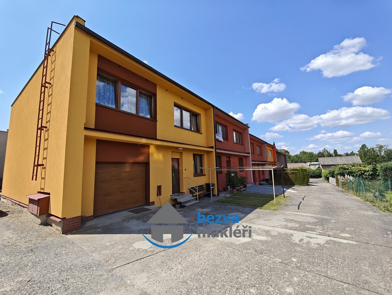 Prodej domu 213 m² s pozemkem 688 m² — photo 2
