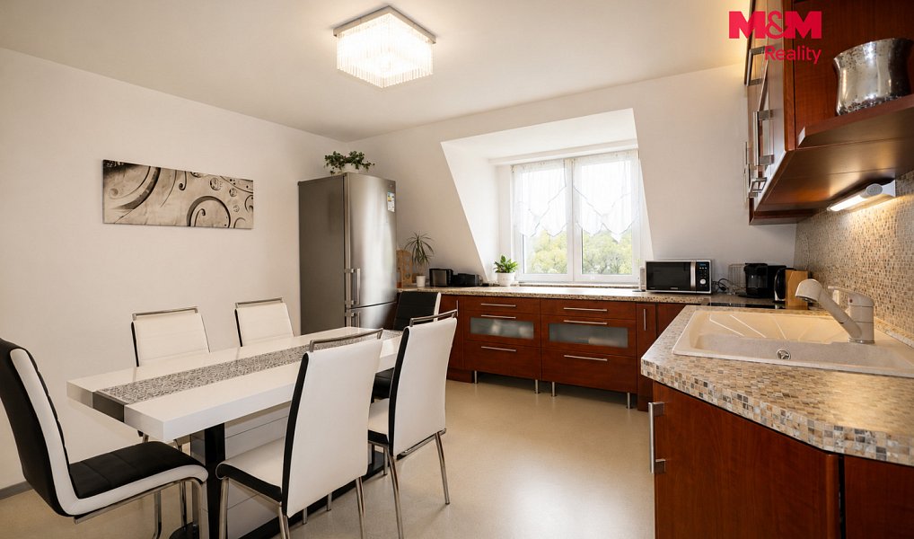 Prodej bytu 3+1 74 m², Dalovice – náhled fotky 4