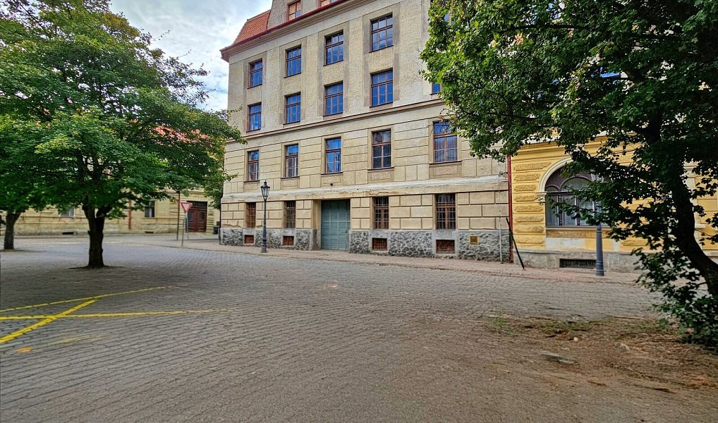 Prodej skladovacích prostor 2 000 m², Žatec – náhled fotky 2