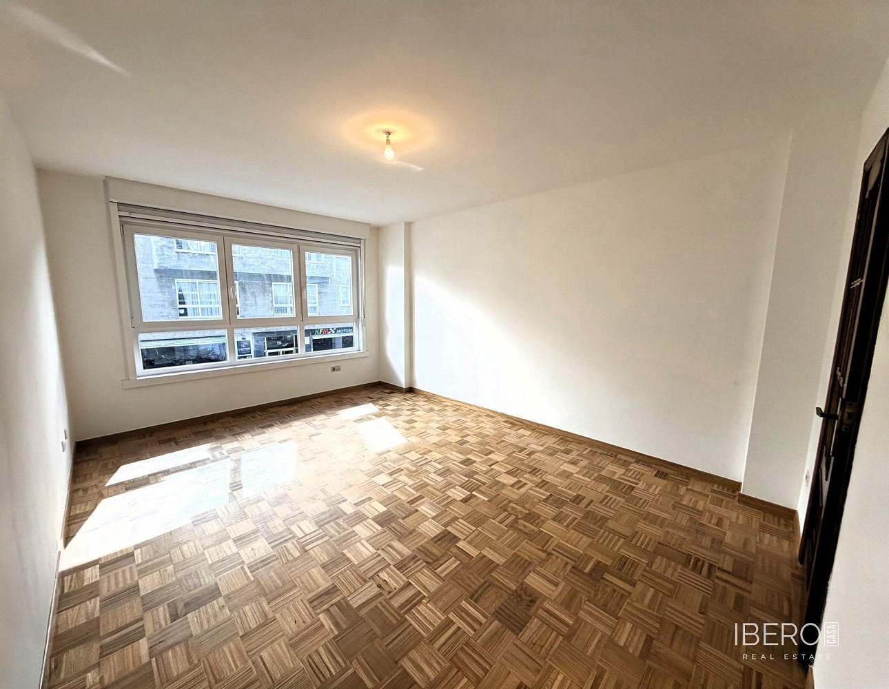Piso 5+kk – A Coruña, Juan Flórez - Más