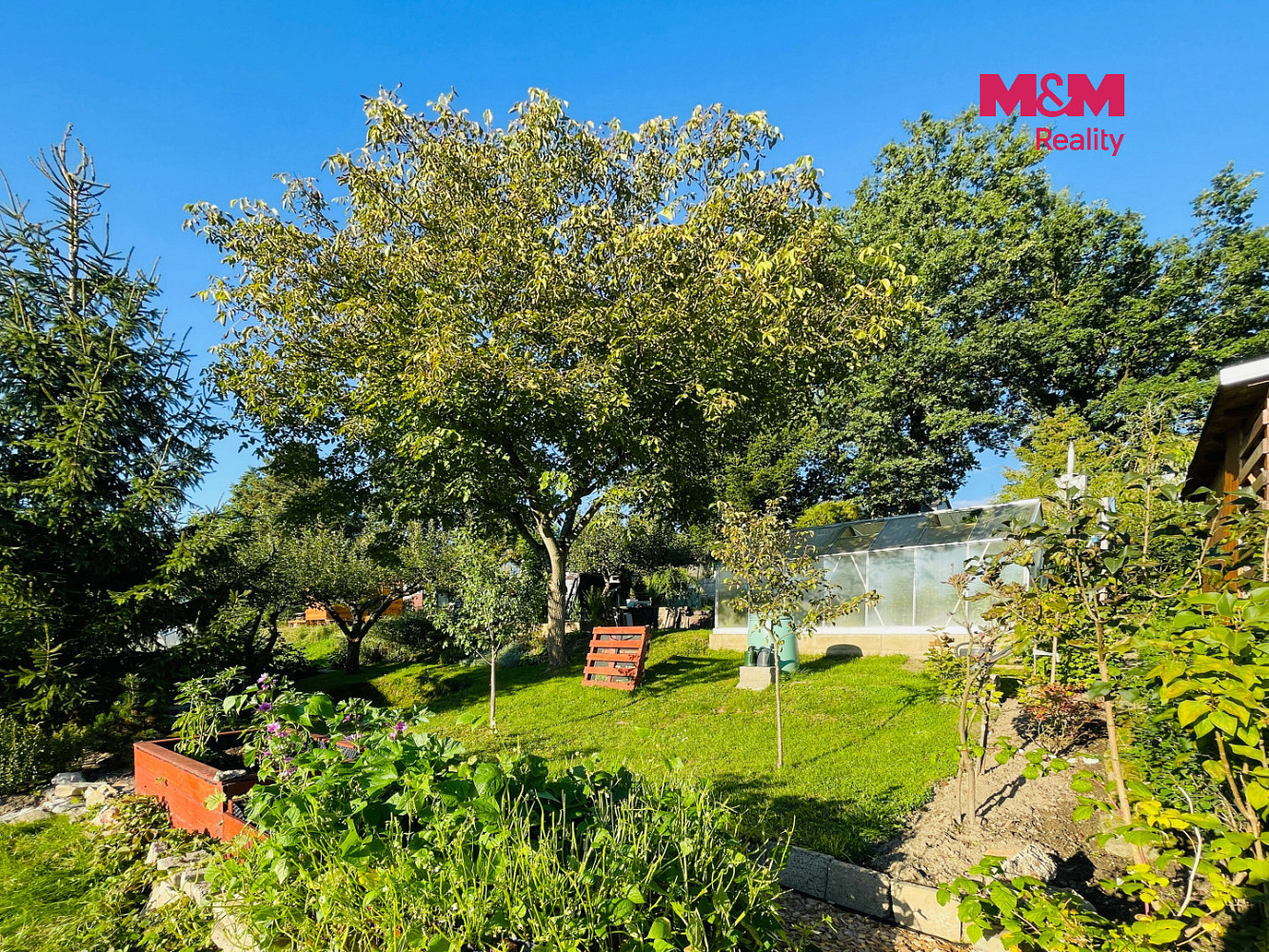 Prodej stavebního pozemku 424 m² – fotografie 2