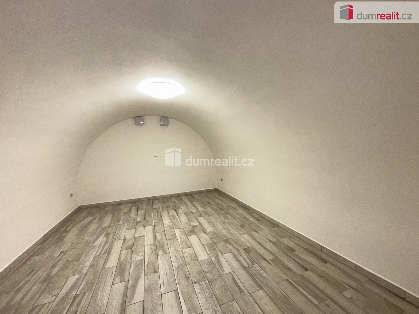 Pronájem bytu 1+1 30 m² – fotografie 3