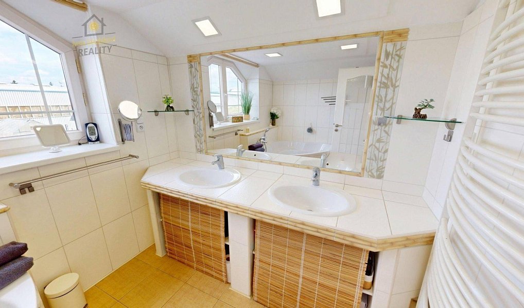 Prodej domu 220 m² s pozemkem 842 m², Bělá pod Bezdězem – náhled fotky 31