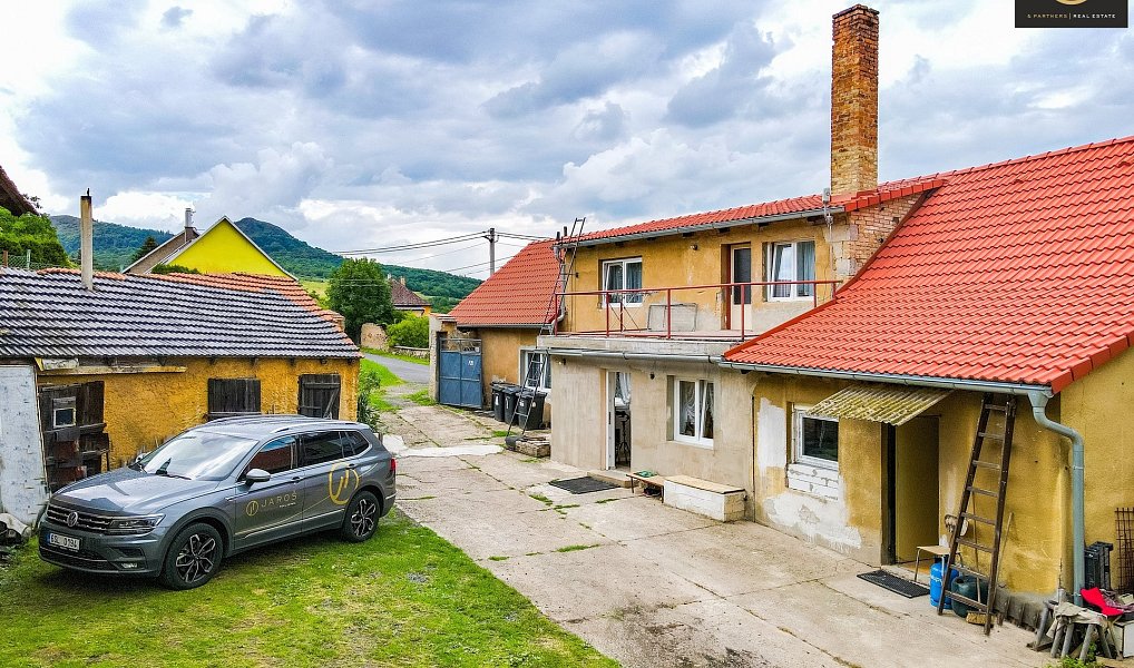Prodej domu 640 m² s pozemkem 2 342 m², Chožov – náhled fotky 3