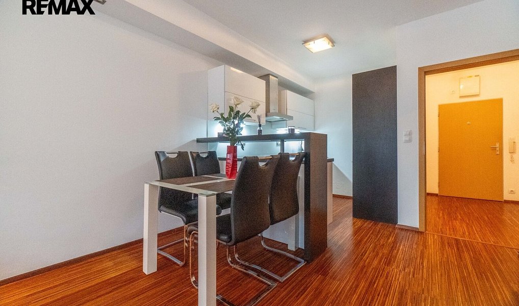 Pronájem bytu 2+kk 56 m², Praha – náhled fotky 5