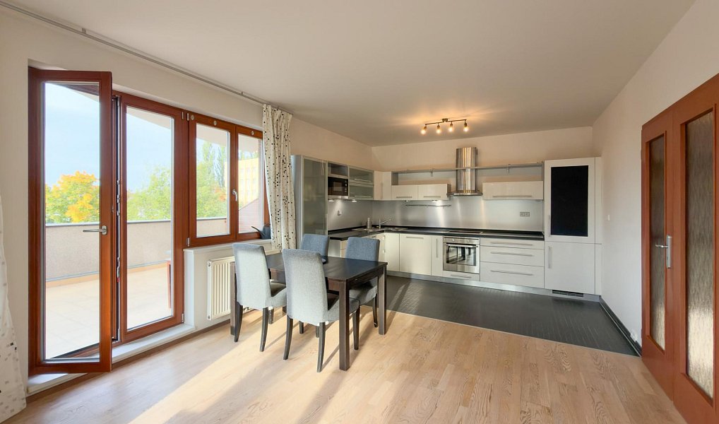 Pronájem bytu 2+kk 61 m², Praha – náhled fotky 2