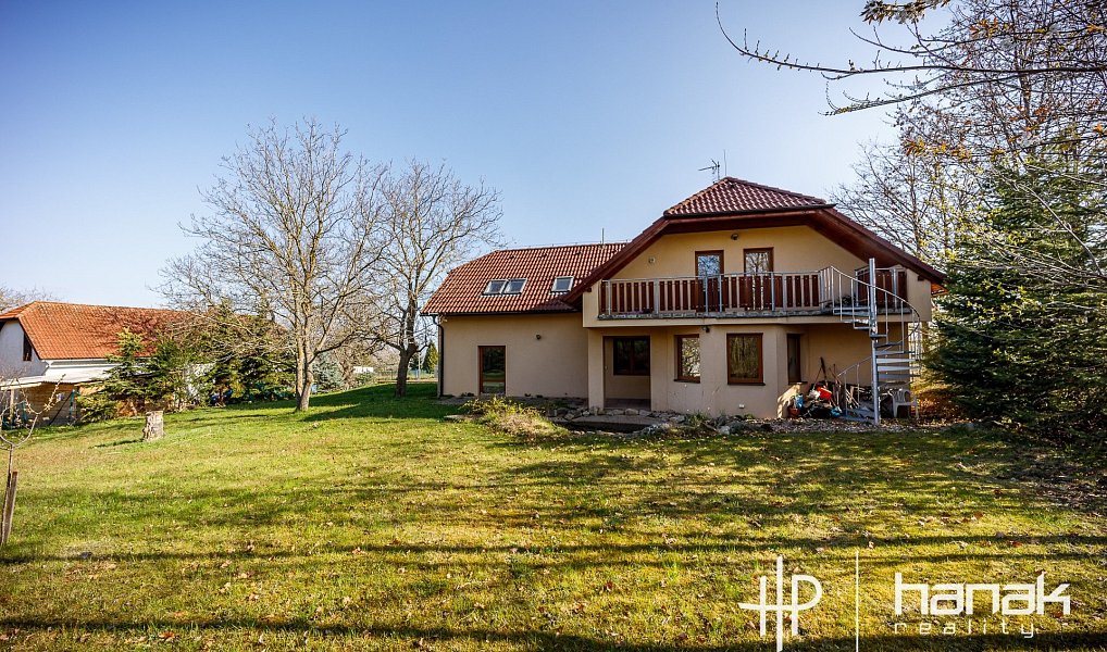 Prodej domu 259 m² s pozemkem 2 016 m², Strančice – náhled fotky 28