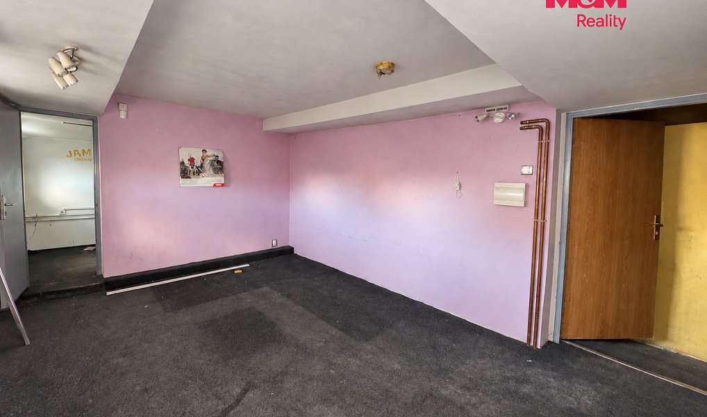 Pronájem obchodních prostor 237 m², Jesenice – náhled fotky 11