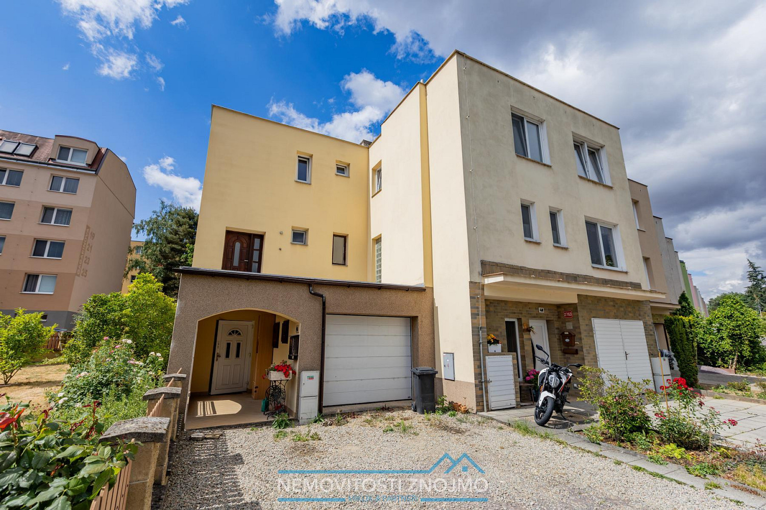 Prodej domu 229 m² s pozemkem 438 m²