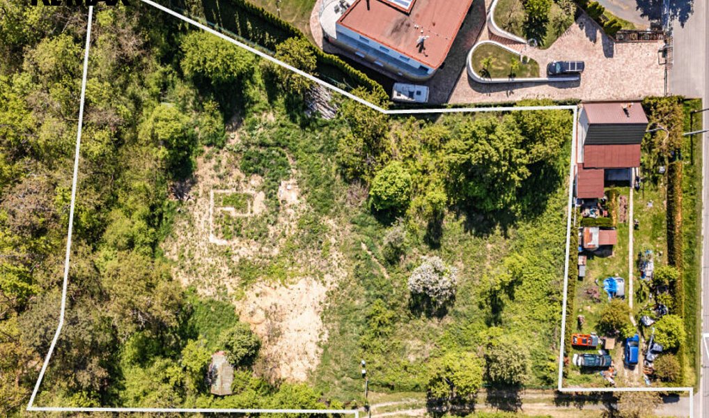 Prodej stavebního pozemku 3 223 m², Husinec – náhled fotky 2