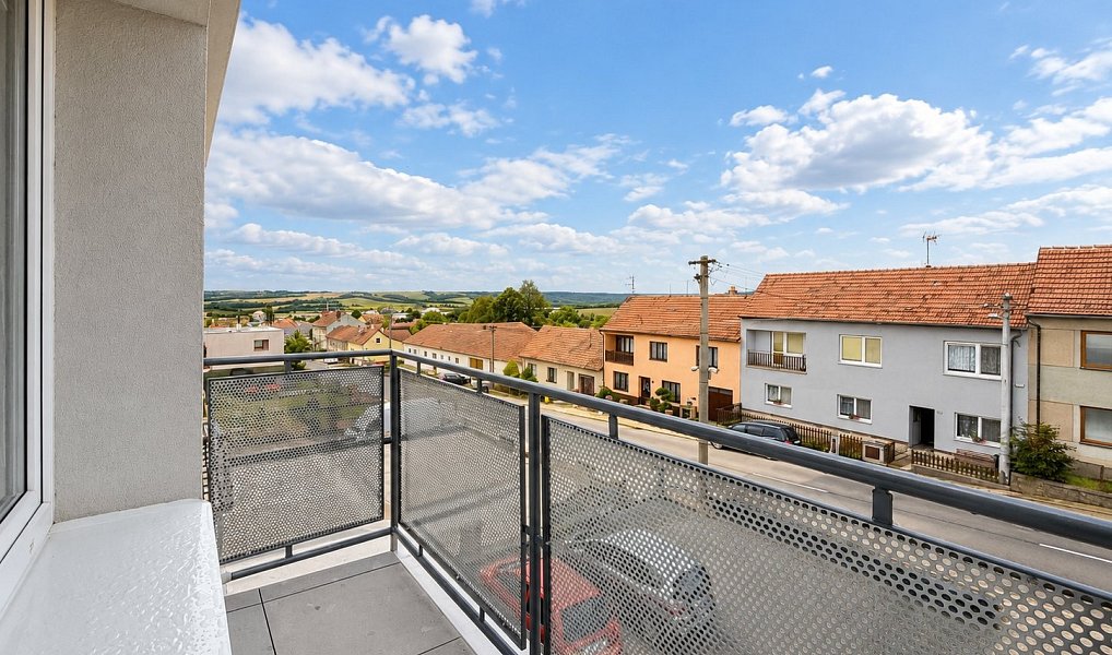 Pronájem bytu 2+1 54 m², Nová Ves – náhled fotky 7