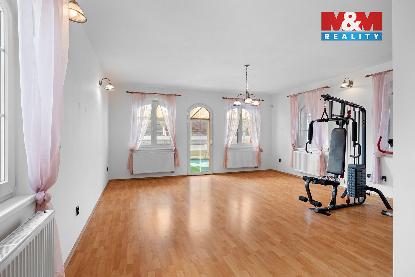 Prodej domu 280 m² s pozemkem 1 065 m² – fotografie 2