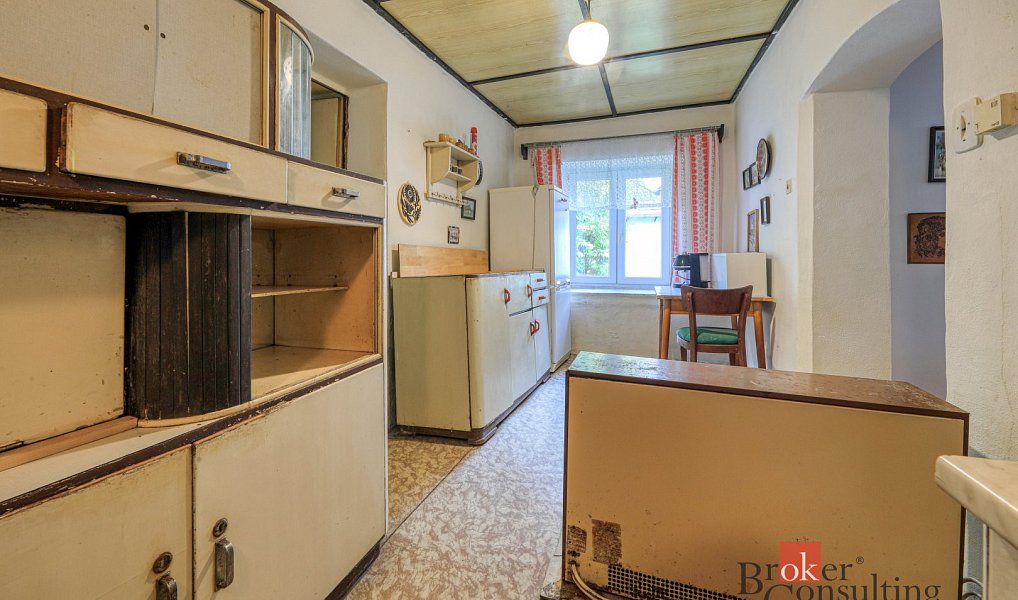 Prodej domu 188 m² s pozemkem 2 122 m², Neurazy – náhled fotky 3