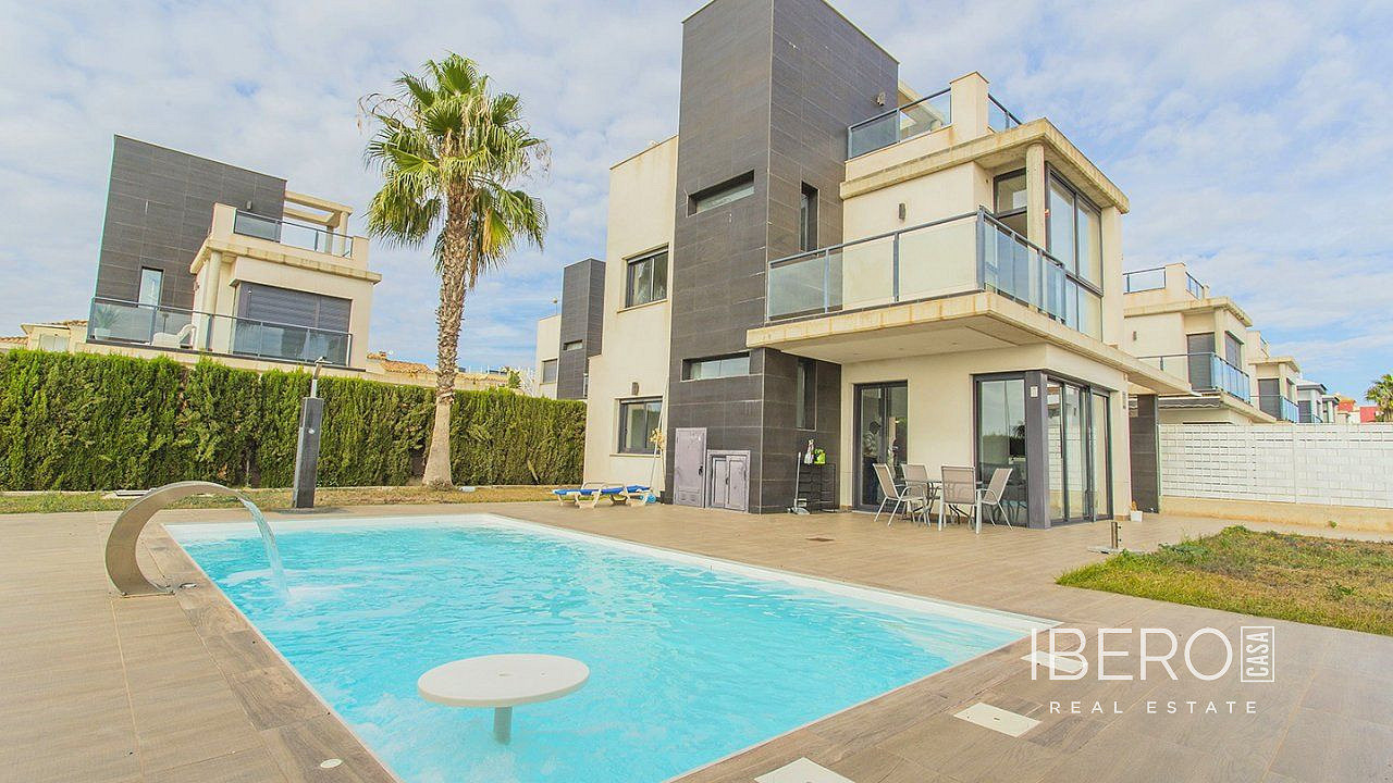 Casa 4+kk – Orihuela, Urbanización Colinas de la Regia, Dehesa de Campoamor