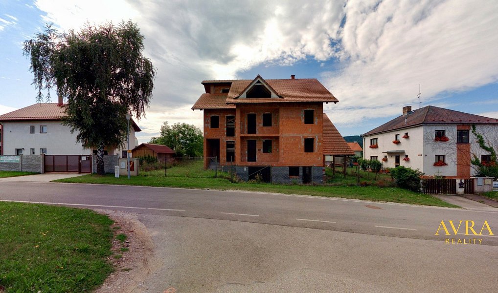 Prodej domu 390 m² s pozemkem 968 m², Jankov – náhled fotky 2