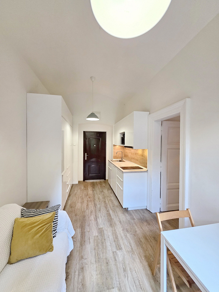 Pronájem bytu 2+kk 32 m² – fotografie 2