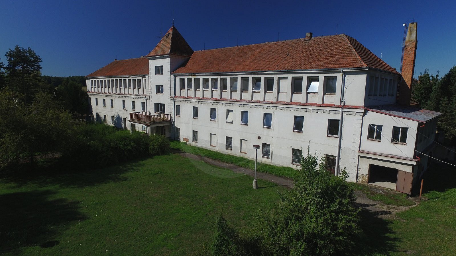 Prodej obchodních prostor 2 355 m²
