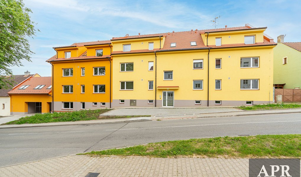 Pronájem bytu 1+kk 43 m², Uherský Brod – náhled fotky 2