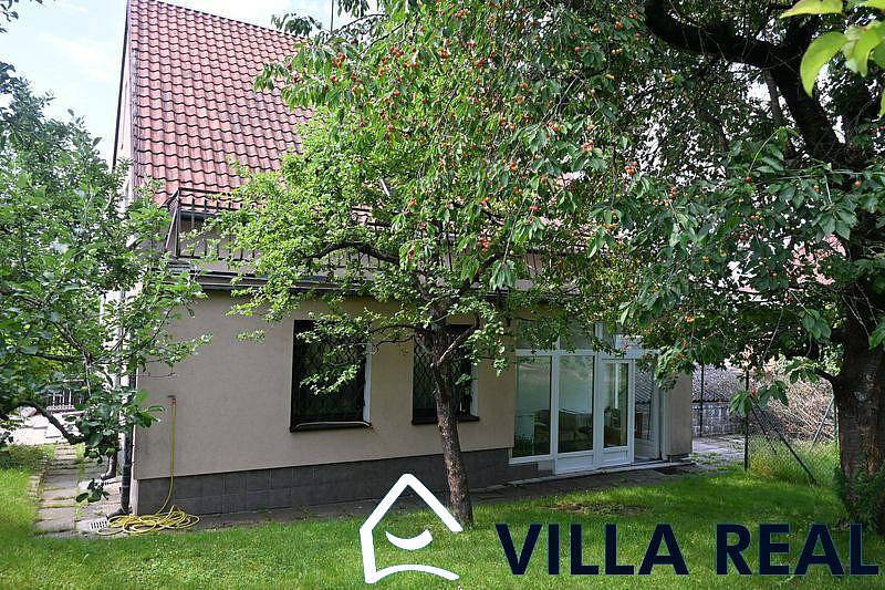 Pronájem domu 307 m² s pozemkem 580 m²