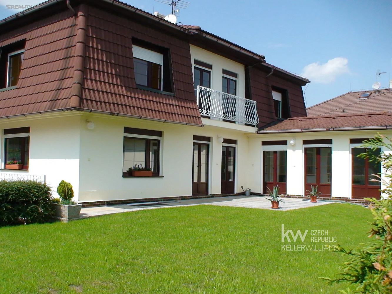 Pronájem domu 365 m² s pozemkem 600 m²
