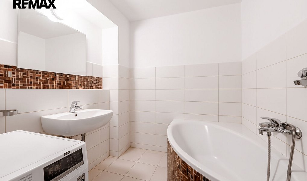 Pronájem bytu 2+kk 68 m², Praha – náhled fotky 11