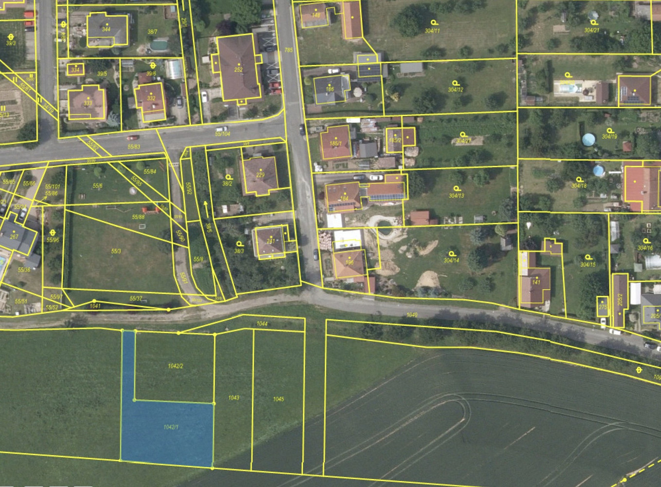 Prodej stavebního pozemku 951 m² – fotografie 2