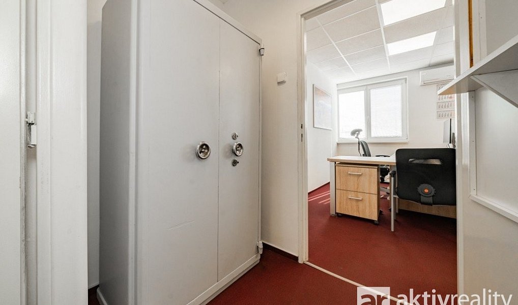 Pronájem kanceláře 240 m², Neratovice – náhled fotky 18