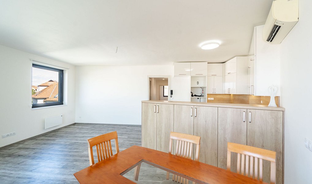 Prodej bytu 4+kk 88 m², Mikulov – náhled fotky 3