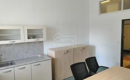 Pronájem kanceláře, Arnošta z Pardubic, Pardubice - Zelené Předměstí