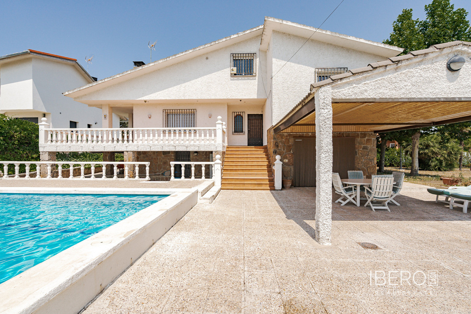 Prodej domu 300 m² s pozemkem 1 463 m²