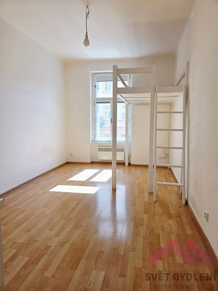 Pronájem bytu 1+kk 27 m²