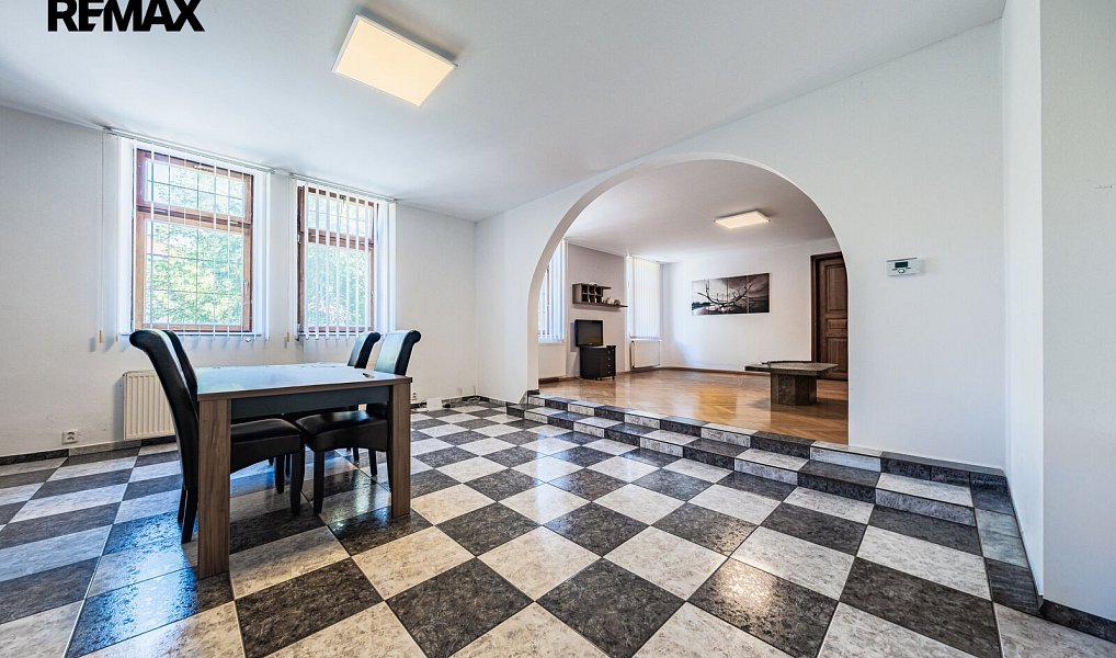Prodej domu 400 m² s pozemkem 821 m², Chomutov – náhled fotky 29