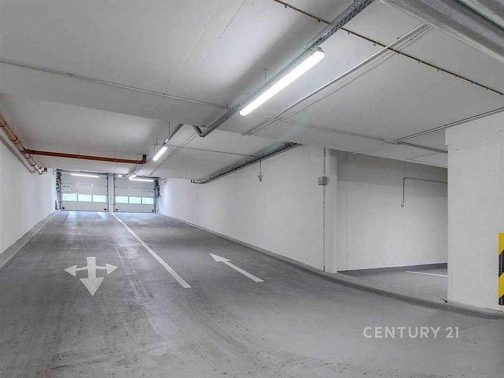 Pronájem garážového stání 13 m2 v moderní rezidenci tesla hloubětín, praha 9 — photo 2