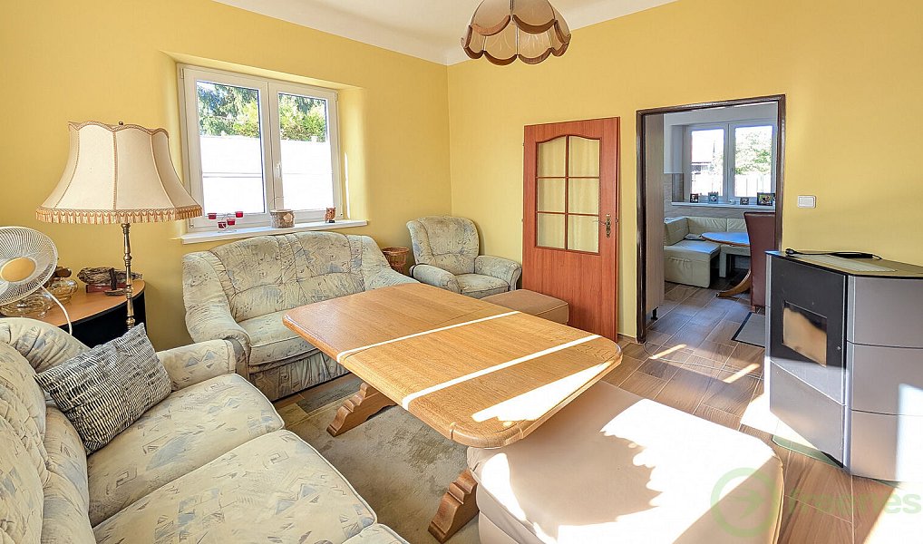 Prodej domu 216 m² s pozemkem 2 040 m², Dobřenice – náhled fotky 7