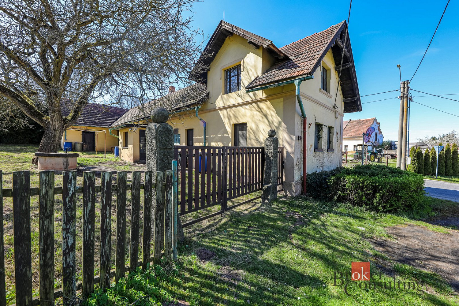 Prodej domu 225 m² s pozemkem 552 m² – fotografie 2