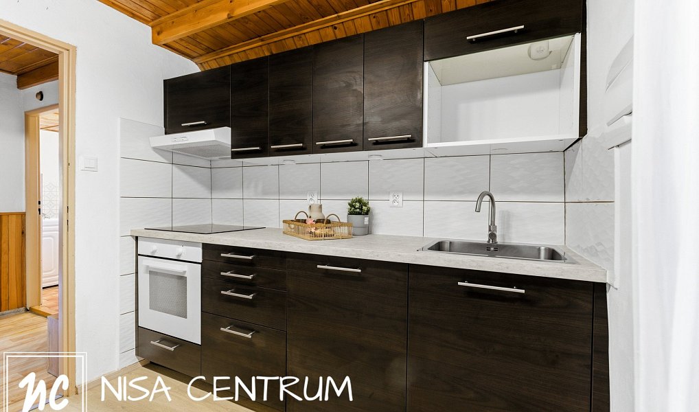 Prodej domu 220 m² s pozemkem 1 945 m², Hejnice – náhled fotky 4