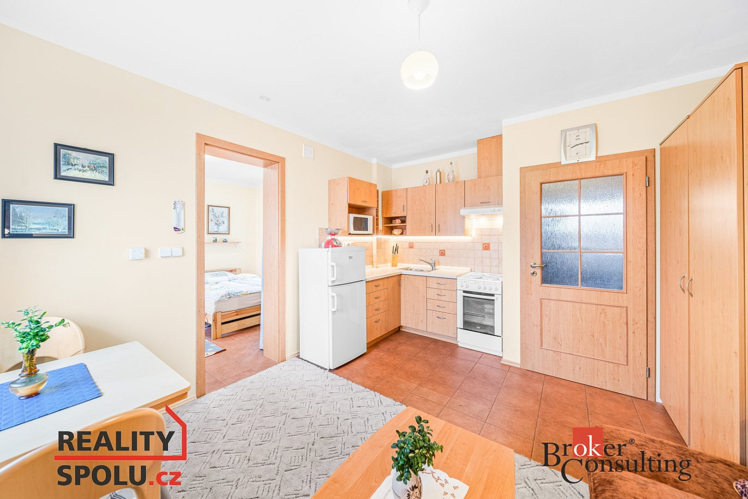 Pronájem bytu 2+kk 33 m² – fotografie 2