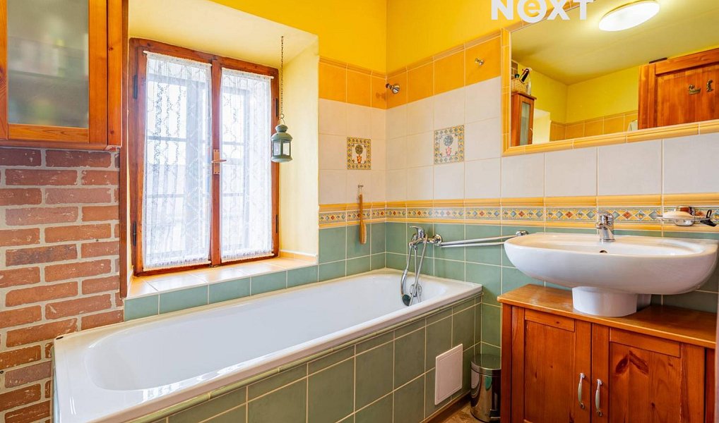 Prodej domu 560 m² s pozemkem 3 596 m², Chrášťany – náhled fotky 7