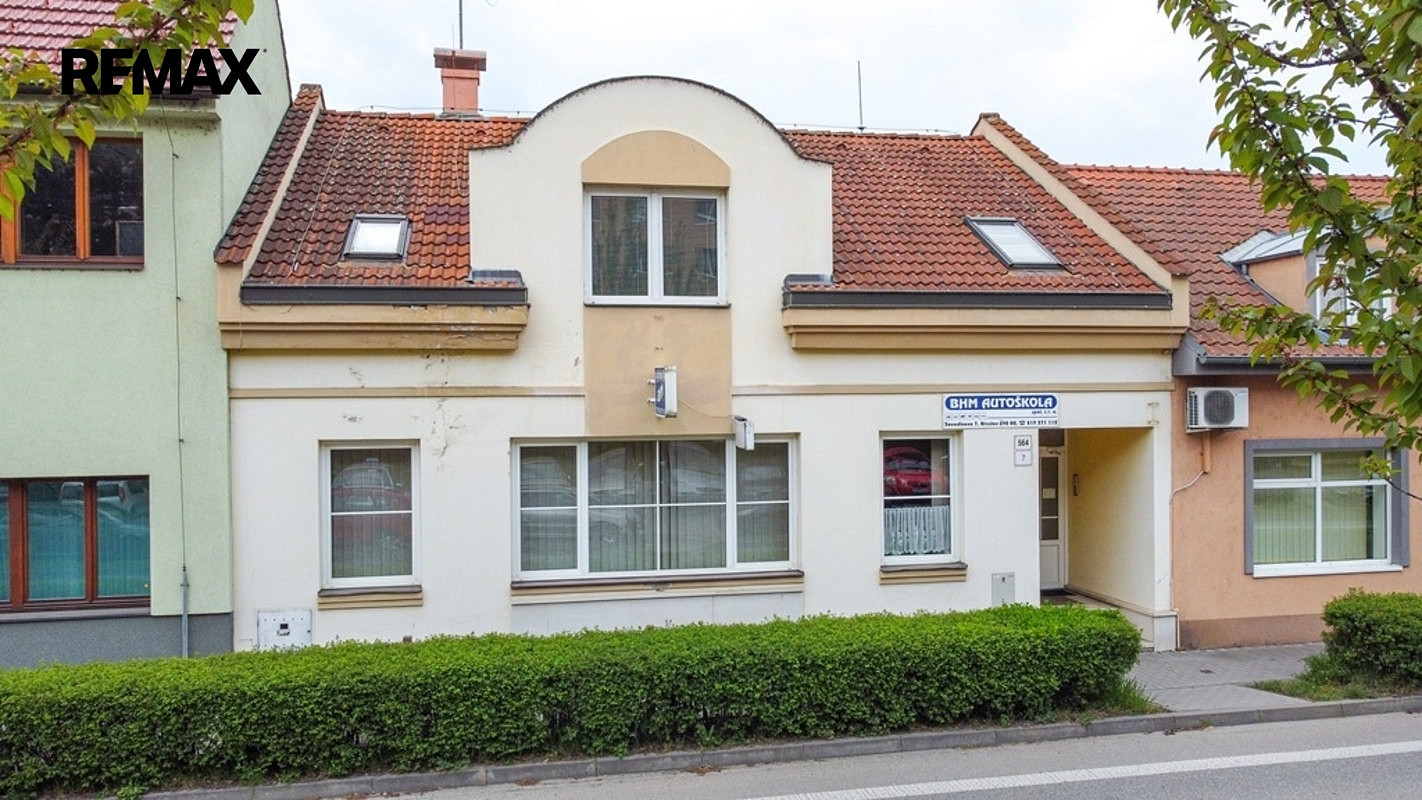 Prodej domu 318 m² s pozemkem 223 m² – pohled 2